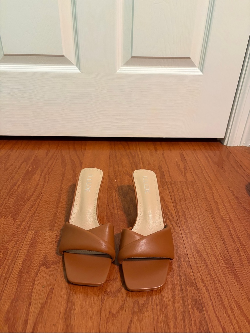 Contemporary Brown Leather Knot-Heel Mules - Picture 5 of 7
